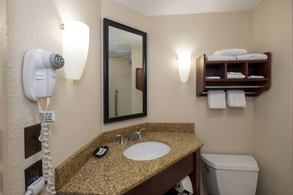Red Roof Inn Meriden - photo 24