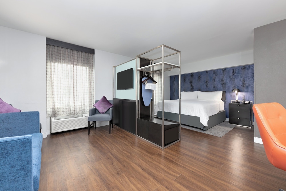 Holiday Inn Express Dallas Downtown - photo 31