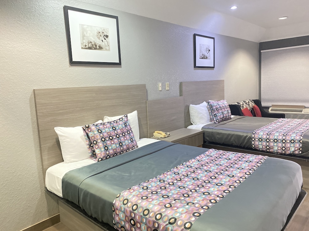 Island Suites - photo 15