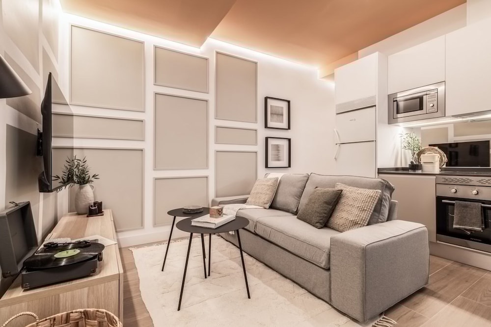 Orusco 2 Bedrooms in Chamber hotel Rios Rosas Madrid