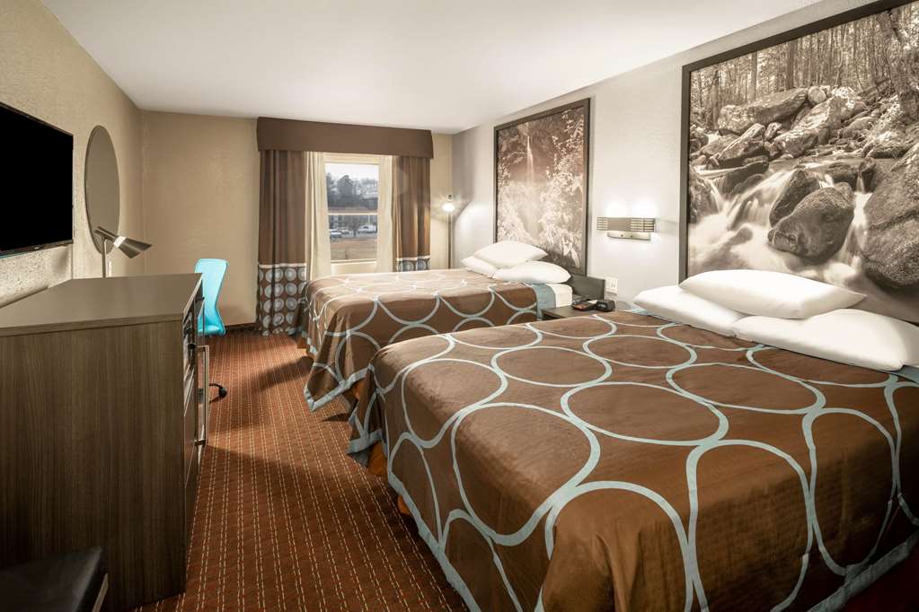 Super 8 by Wyndham Cleveland - photo 17