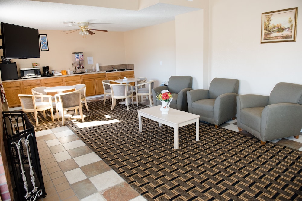 Grand View Plaza Inn & Suites - photo 90