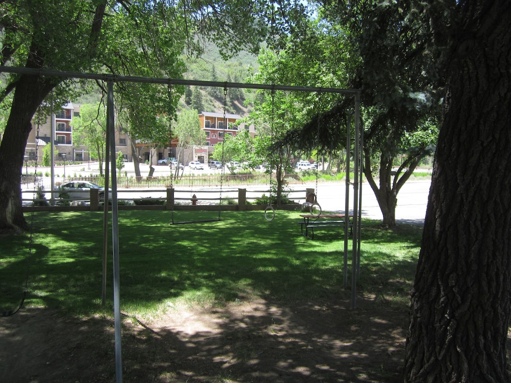 Wapiti Self Service Lodge - photo 24