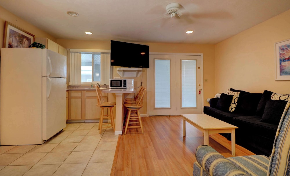 Sea View Inn - photo 48