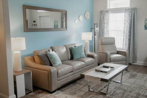 Beachside Bungalow — 4-Star Luxury Hotel in Navarre, United States