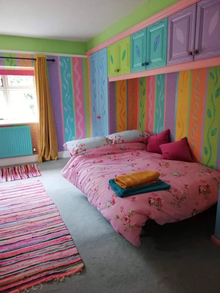 Colourful Forest of Dean Pikehouse — Lydney — photo 4