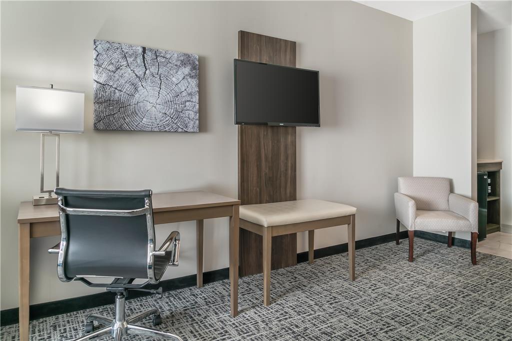 Best Western Plus Wayland Hotel - photo 11
