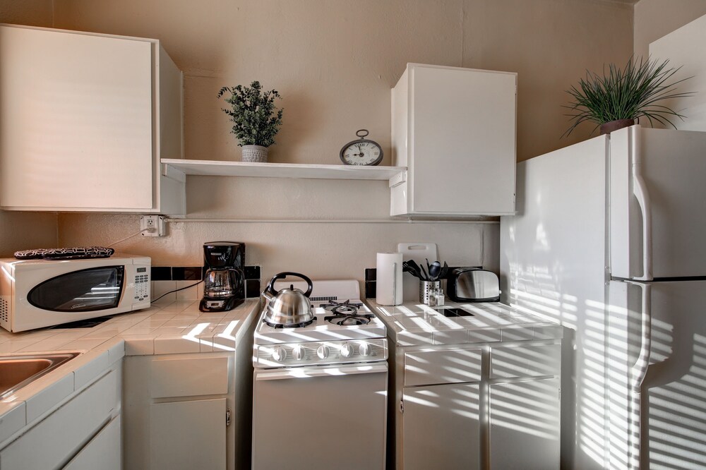 Ellison Suites - photo 40
