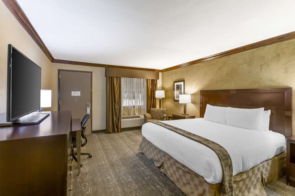 Best Western Plus Raton Hotel - photo 7
