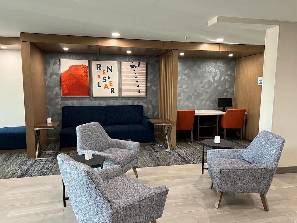 Holiday Inn Express Rensselaer by IHG - photo 38