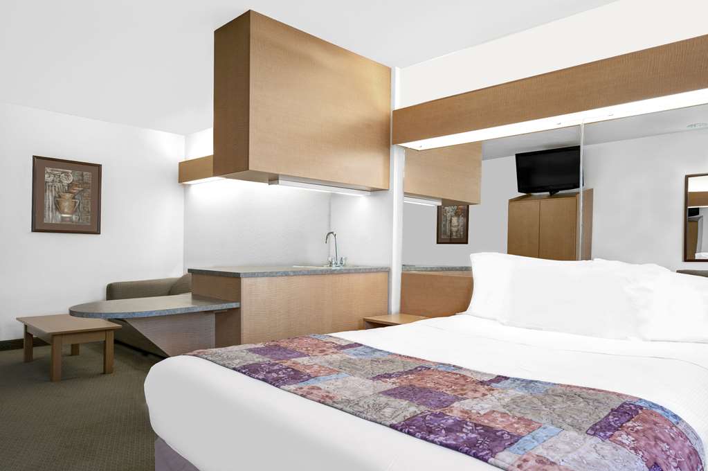 Microtel Inn & Suites by Wyndham Mankato - photo 12