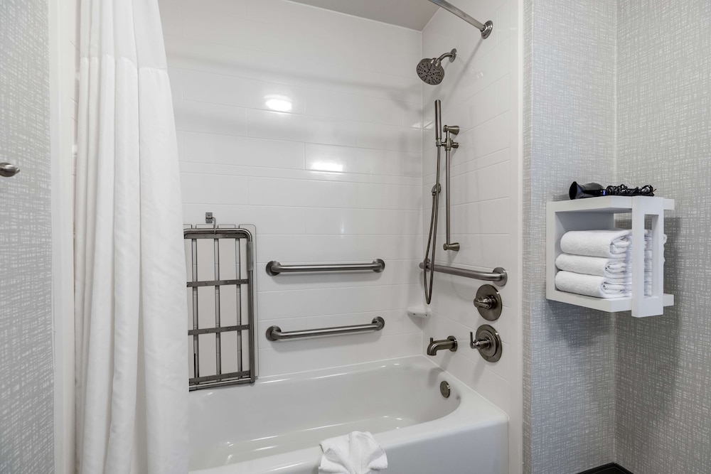 Hampton Inn Ft Collins - photo 30