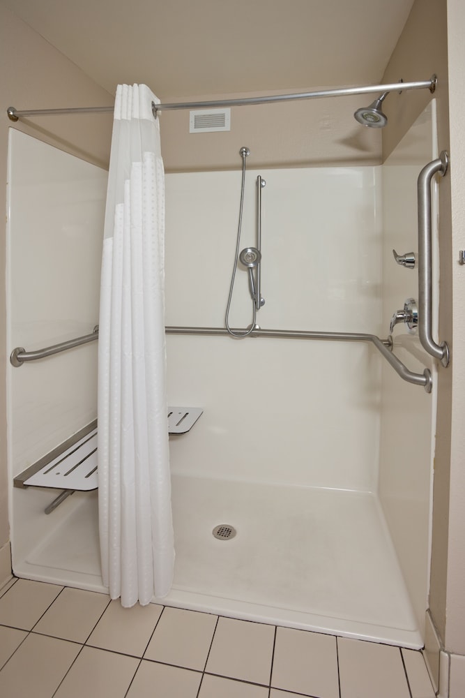Holiday Inn Express Hotel & Suites St. Cloud by IHG - photo 22