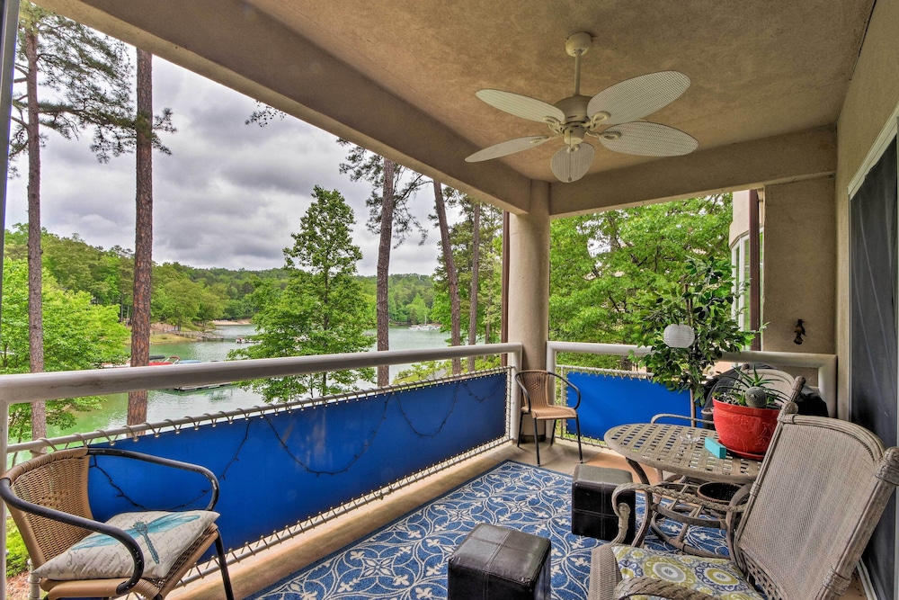 Lakefront Condo w Resort style Amenities Marina in Salem, United States