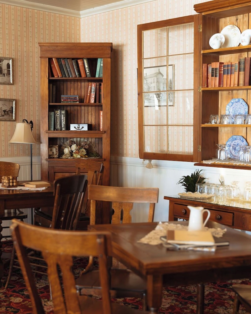 Julian Gold Rush Hotel - photo 30