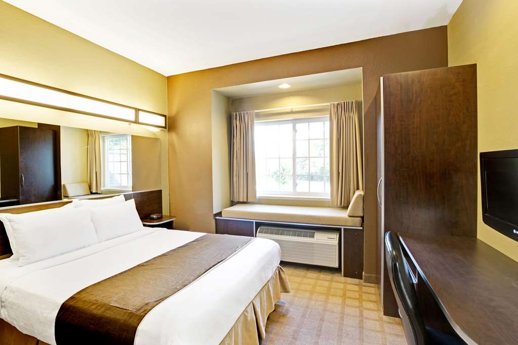 Microtel Inn & Suites By Wyndham Bryson City - photo 10