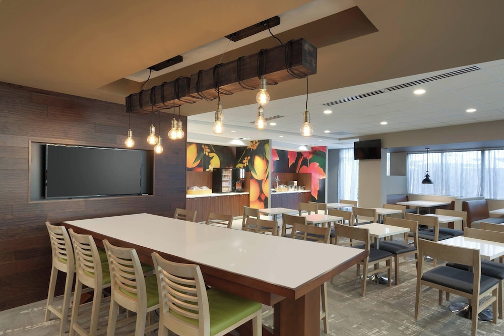 Fairfield Inn & Suites by Marriott Springfield North - photo 28