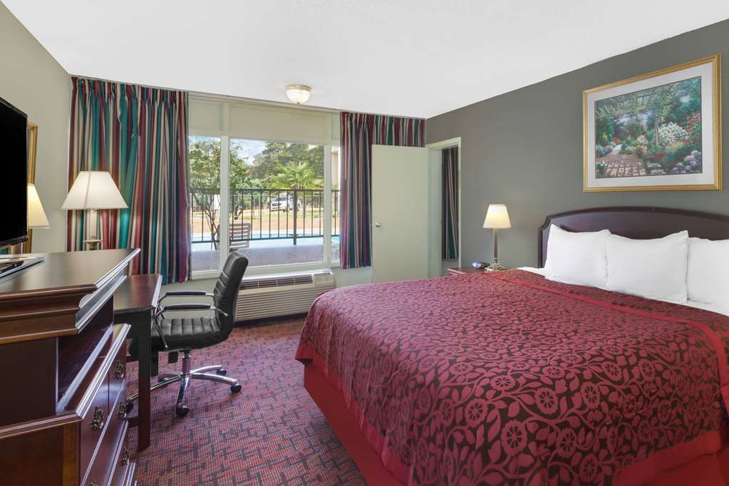 Days Inn by Wyndham McComb MS - photo 13