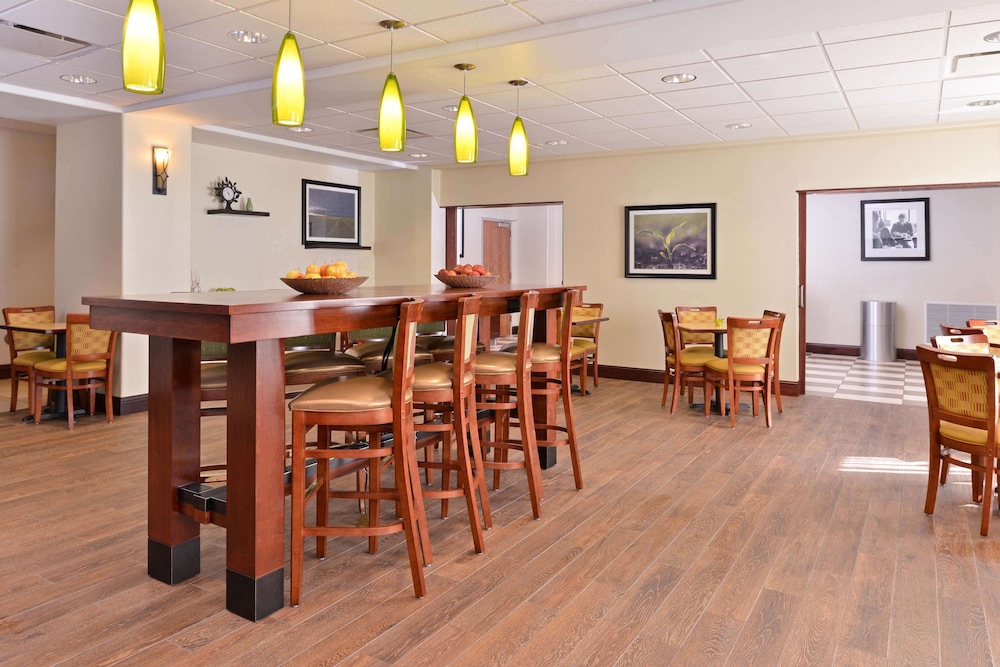 Hampton Inn Grand Island - photo 29