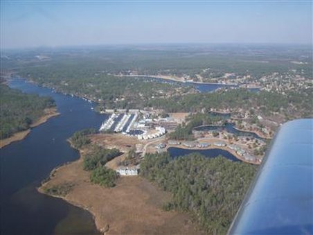 Broad Creek Guest Quarters Resort — hotel in Fairfield Harbour