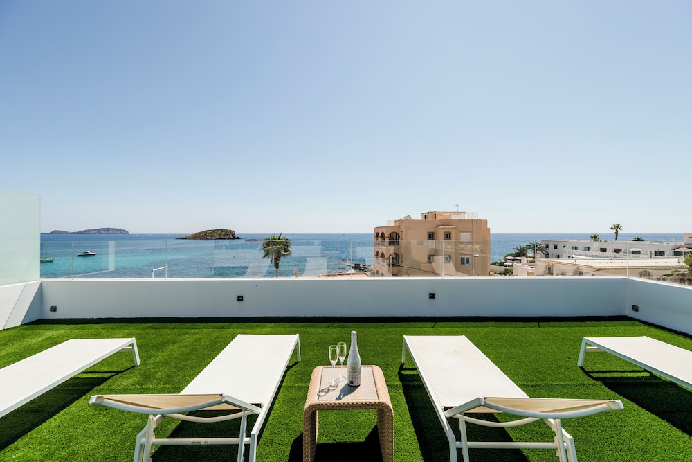 Outsite Ibiza - last minute hotel in Santa Eularia Des Riu