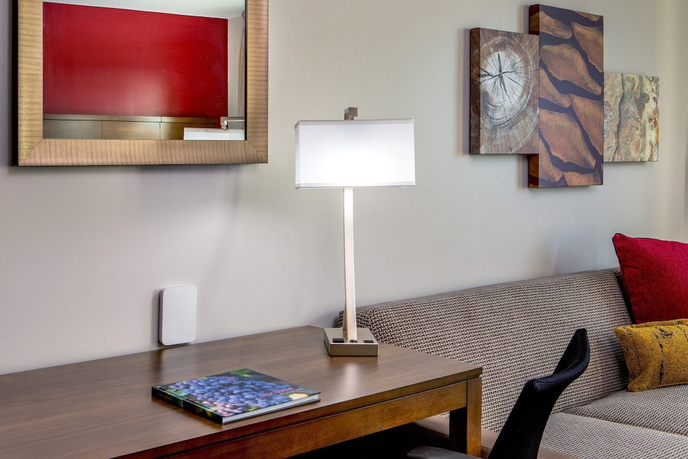 Staybridge Suites Charlottesville Airport by IHG - photo 20