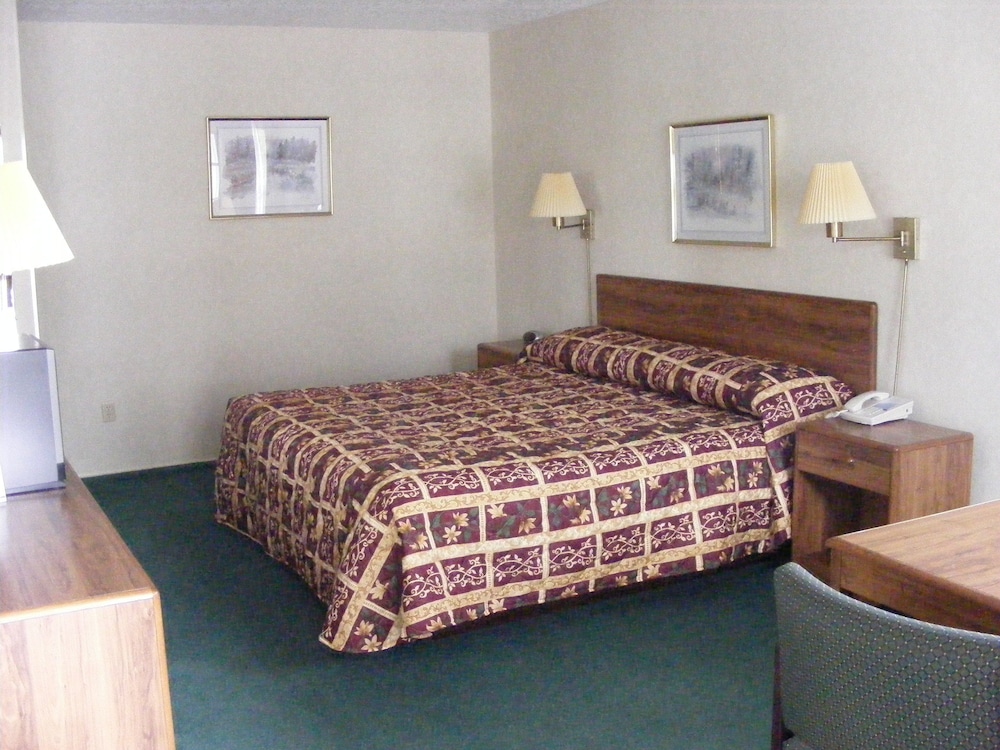 Great Lakes Inn - photo 7
