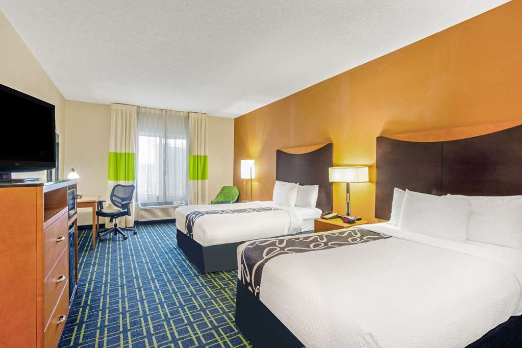 La Quinta Inn & Suites by Wyndham Manassas Battlefield - photo 22