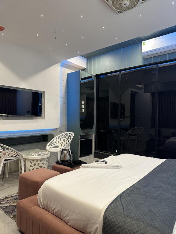 Hotel Victoria - last minute hotel in Surat