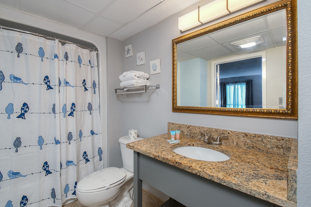 Units at Carolinian Beach Resort by Elliott Beach Rentals - photo 41