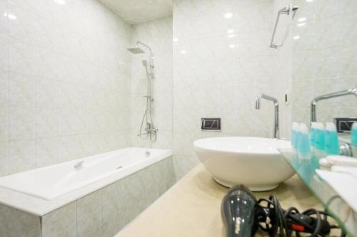 Rustaveli Three Bedroom Apartment with Amazing views