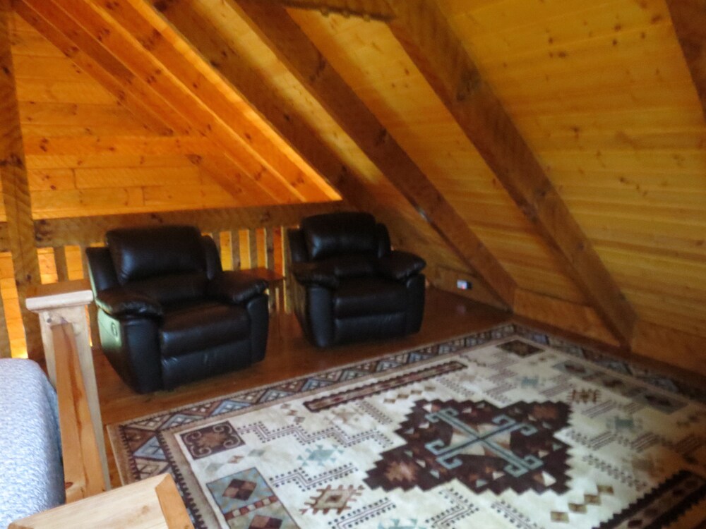 Southern Comfort Lakeside Cabin Resort - photo 18