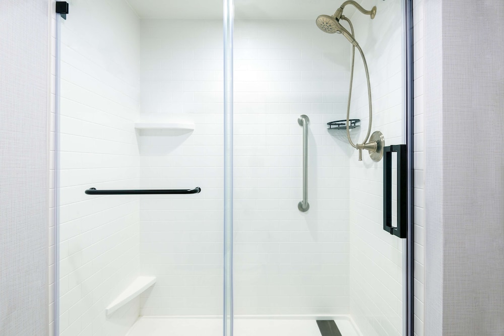 Hampton Inn Buffalo Williamsville - photo 33