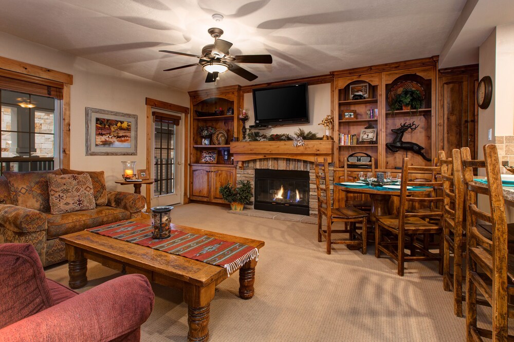 Abode at Resort Plaza in Bridgeport, United States