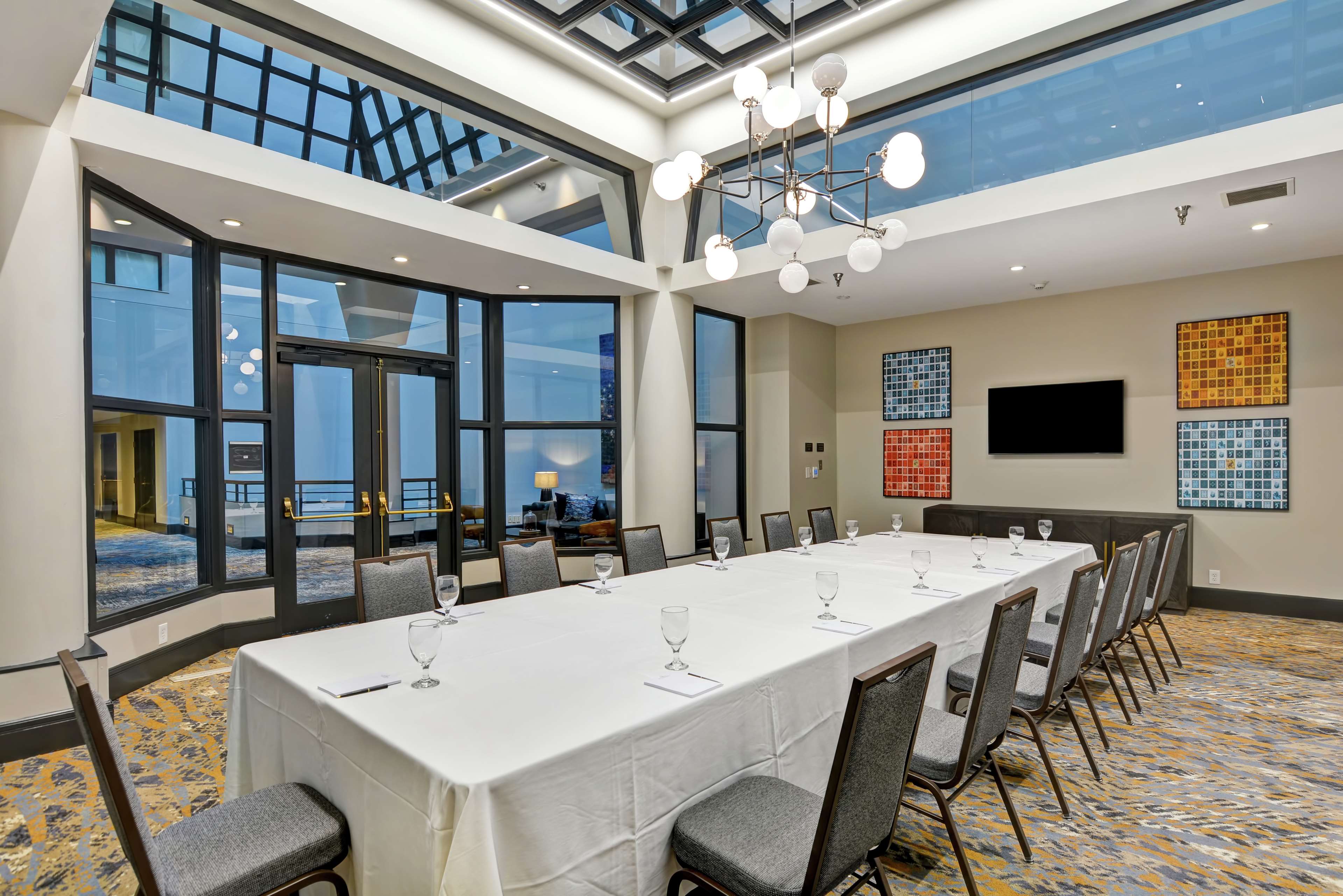 The Cincinnatian Hotel Curio Collection by Hilton - photo 9