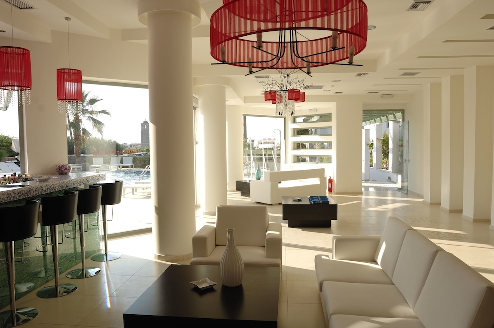 Angela Suites Boutique Hotel — Sision — photo 2