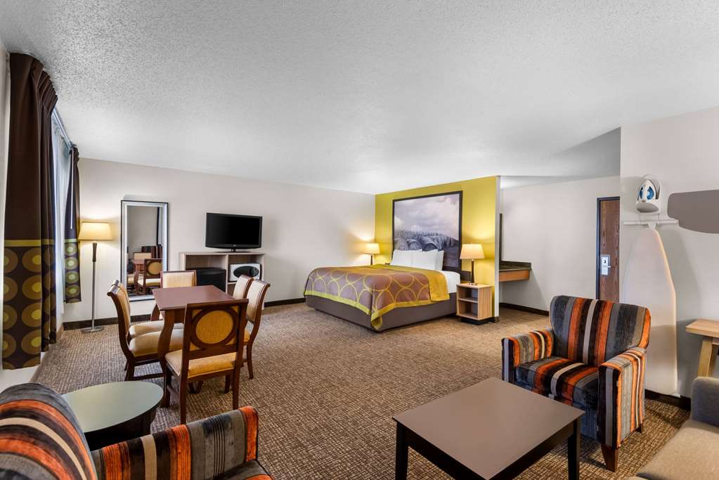 Super 8 by Wyndham Oelwein - photo 24