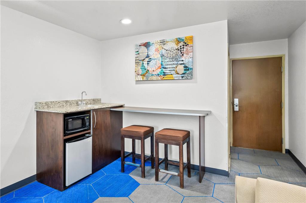Microtel Inn & Suites by Wyndham Searcy - photo 35