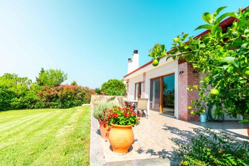 Villa Bougainvillea — 4-Star Luxury Hotel in Epanomi, Greece