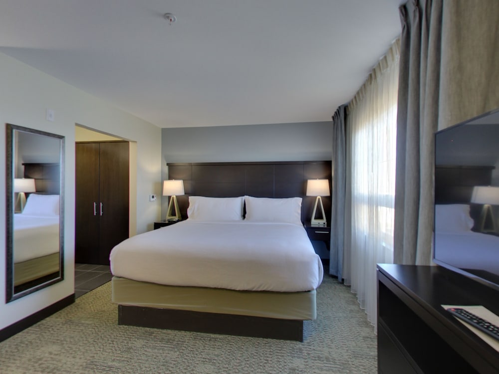 Staybridge Suites Madison Fitchburg - photo 24