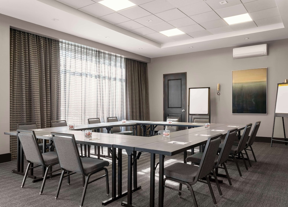 Hampton Inn & Suites Worcester - photo 53