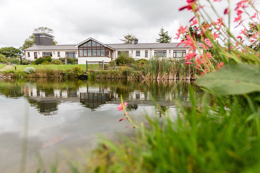 Ael Y Bryn Bed and Breakfast — 5-Star Luxury Hotel in Crymych, United Kingdom