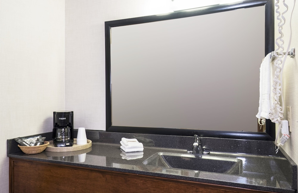 Red Roof Inn Uhrichsville - photo 19