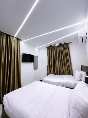 Neat & Modern Studio 2Mins Pyramids Royal desert Inn