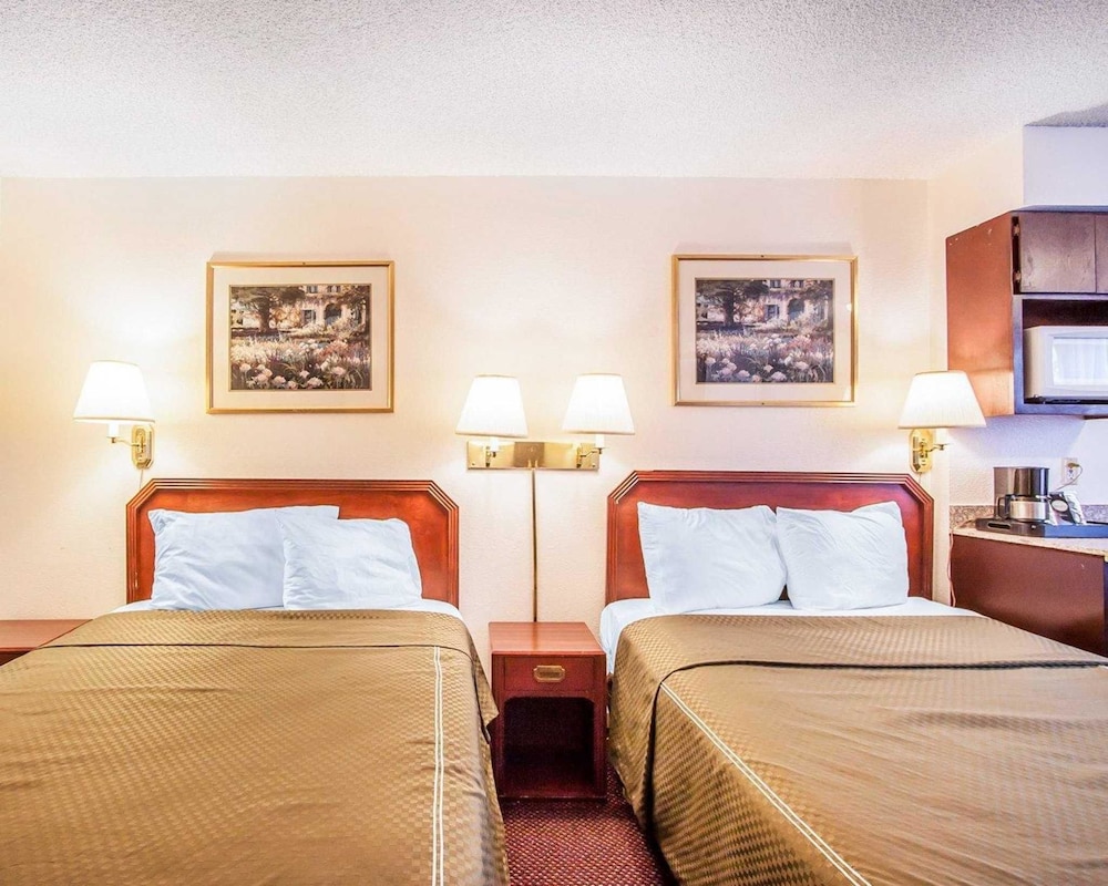 Rodeway Inn & Suites Portland West Beaverton - photo 11