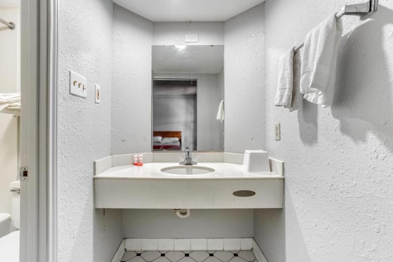 Hemp Inn Oklahoma City South - photo 20