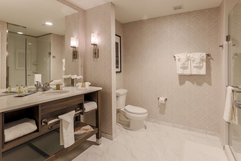 DoubleTree by Hilton Evansville - photo 43