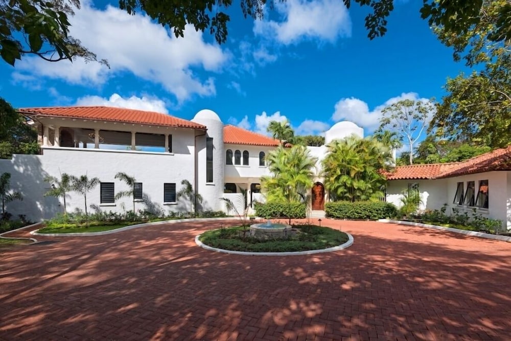 Villa Elsewhere — 4-Star Luxury Hotel in Holetown, Barbados