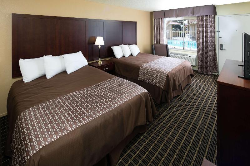 GuestPlace Inn & Suites - photo 12