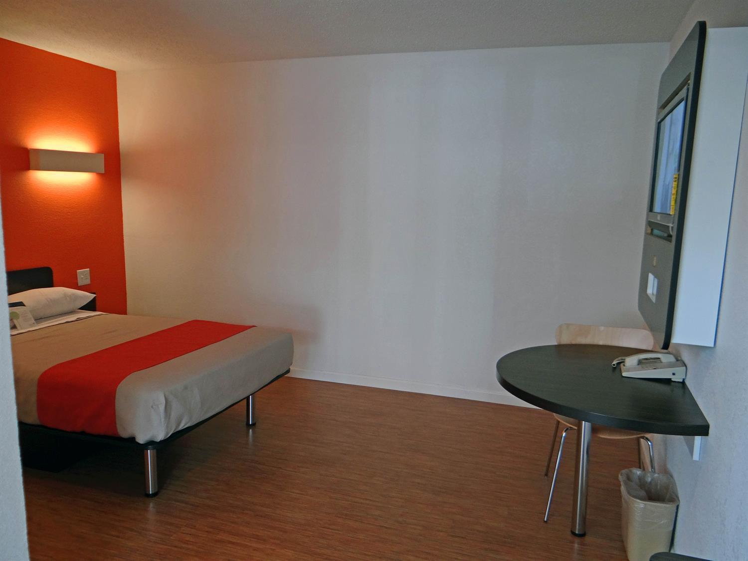 Motel 6 Baltimore MD - photo 18